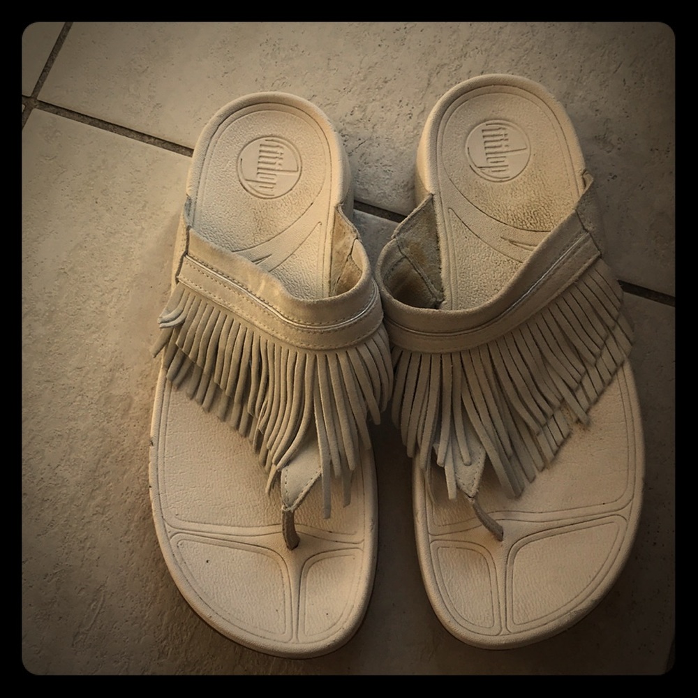 Preowned Fit-flops fringe adorable!!  US/9 Rare